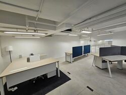 Hsbc Building (D1), Office #558504401
